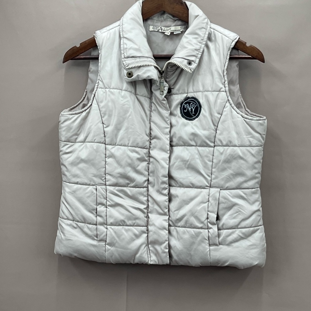 Ashley By 26 International Women's White Quilted Vest